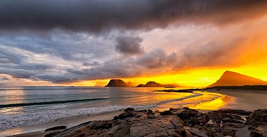 May 2018 - Vivid Colour